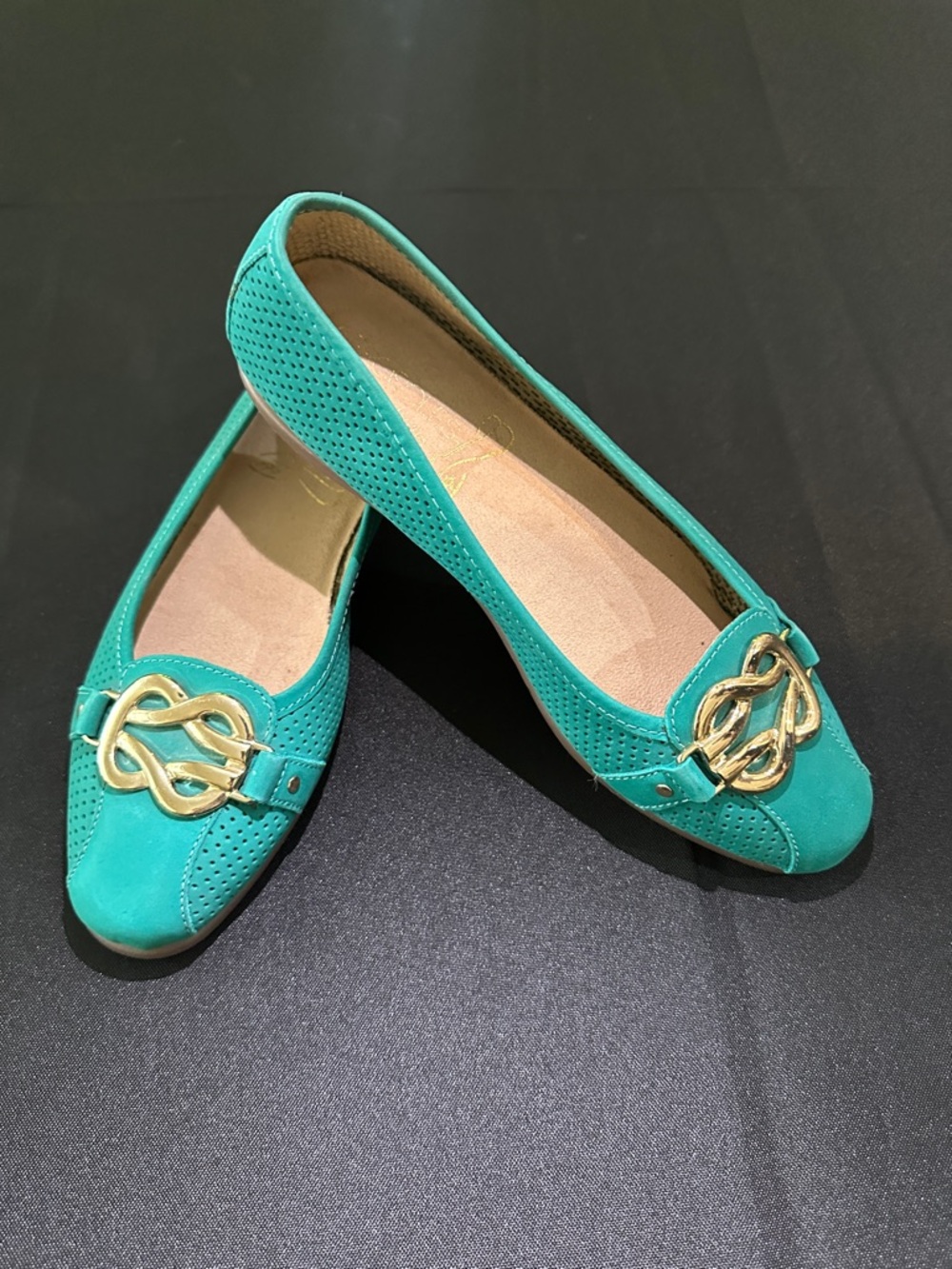 AEROSOLES Women’s Teal Perforated Slip-On Flats with Gold Accent Size 7.5